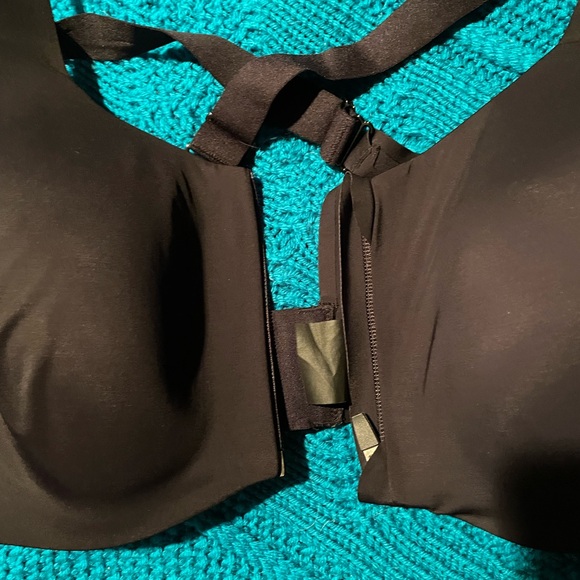 Knix size 6 Catalyst front zip sports bra - Picture 3 of 7